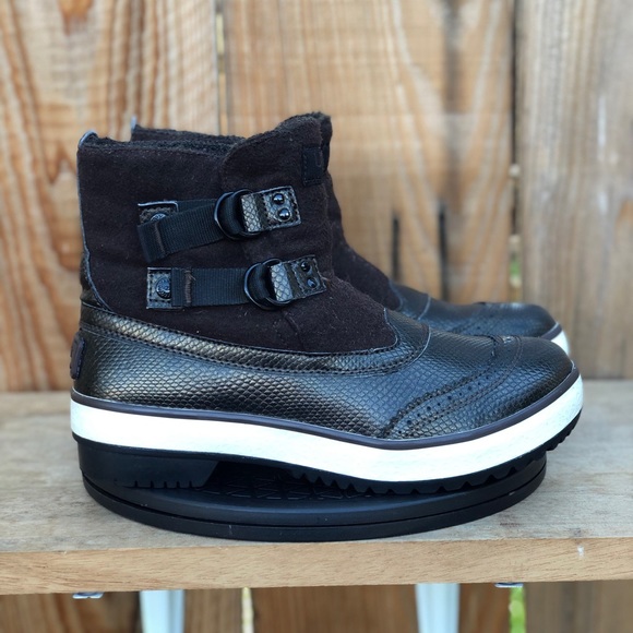 UGG Shoes - UGG Australia Waterproof Adjustable Strap Snap Closure Winter Women's Boots 6